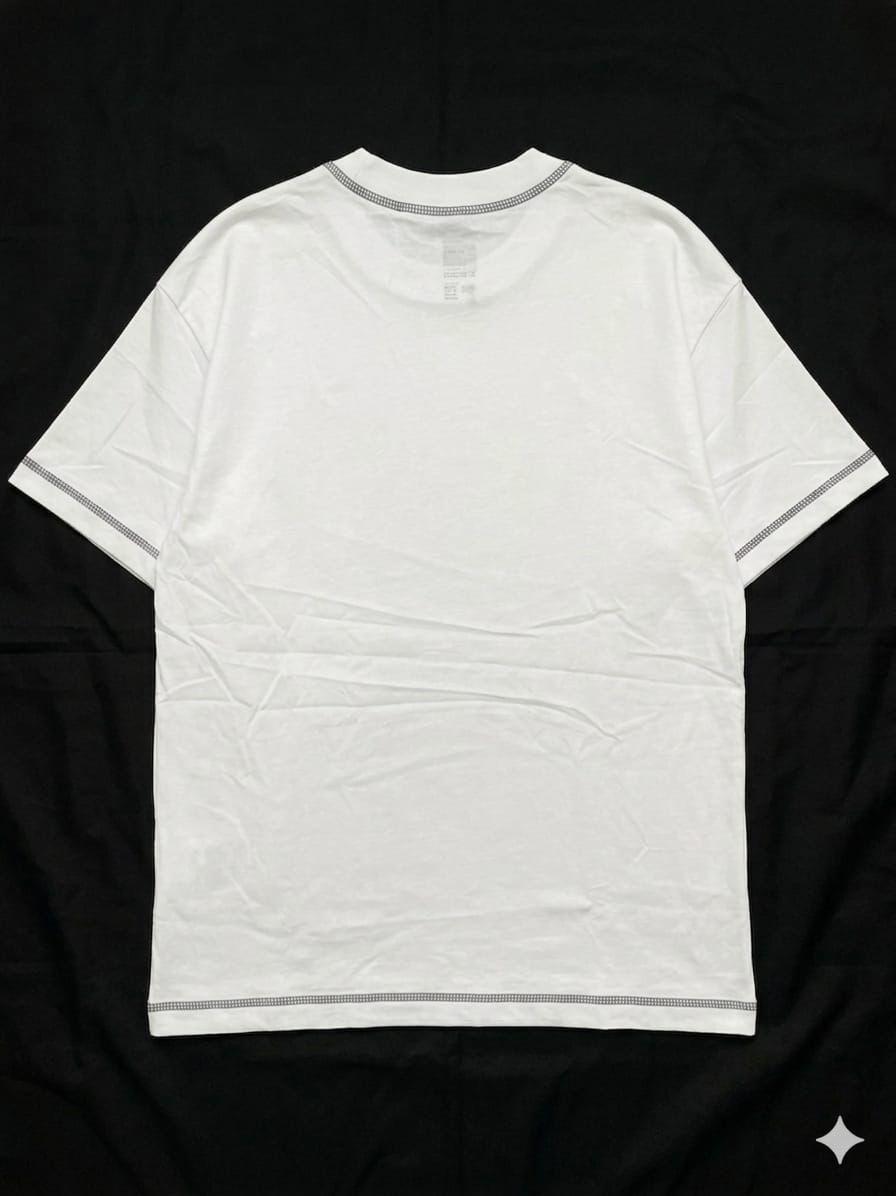 Camiseta Gráfica con Costuras Expuestas – Rebel Scorpion